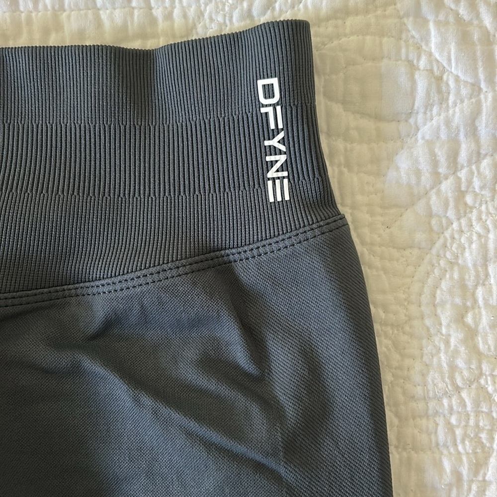 DFYNE Gray Leggings - Picture 3 of 4